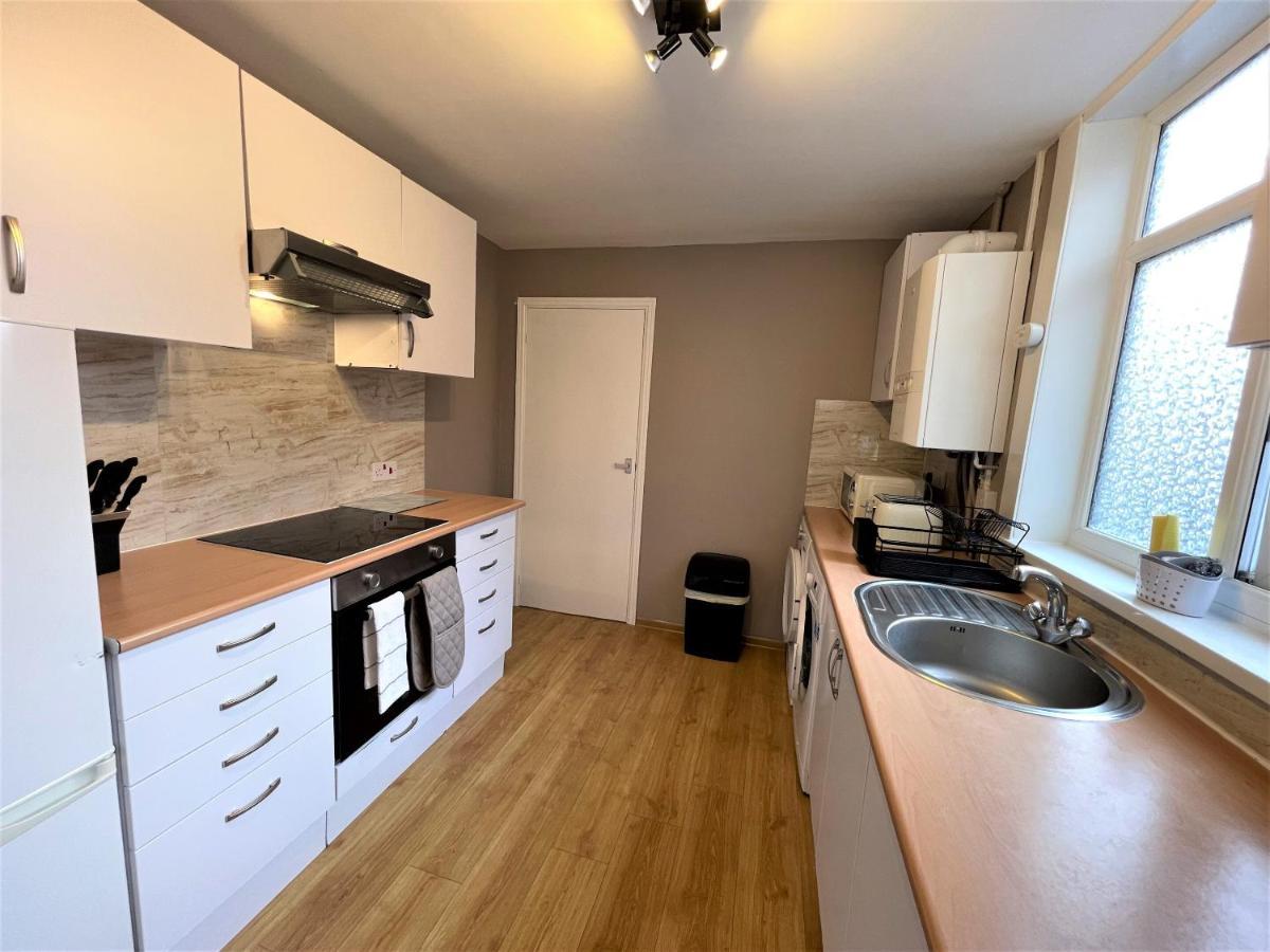 Robinhuts - 3 Bed Accommodation -Perfect For Contractors, Families & Students Kingston upon Hull Exterior photo
